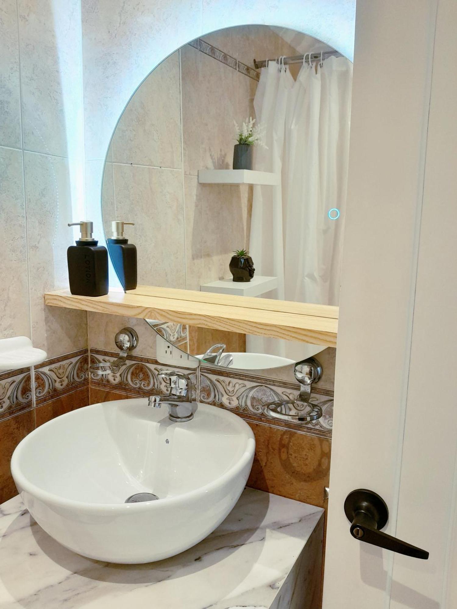 Elegante Suite Privada En Cuenca - Parqueo Incluido Exterior foto